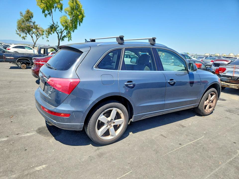 2011 Audi Q5 VIN WA1LFAFP4BA086233 COPART salvage auction — MECHANICAL, CA - DIS/DLR/EXP APP FOR DUP CLEAN, sold $225 on 2026-07-27 (photo 3)