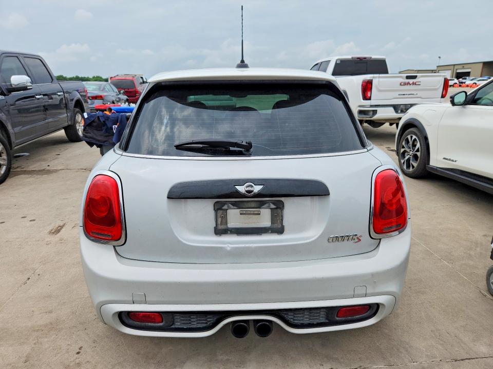 2018 Mini Hard top VIN WMWXU3C59F2B66560 COPART salvage auction — REAR END, Fl - Certificate Of Title, sold $900 on 2026-08-06 (photo 6)