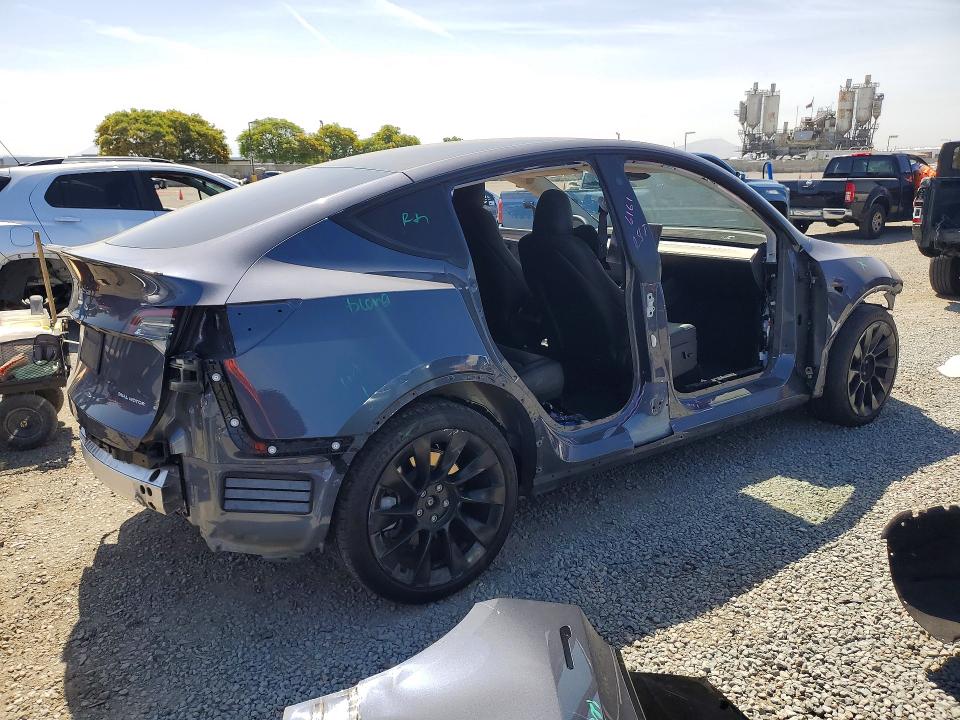2023 Tesla Model y VIN 7SAYGDEE2PA196481 COPART salvage auction — SIDE, CA - SALVAGE CERTIFICATE, sold $5,900 on 2026-07-28 (photo 3)