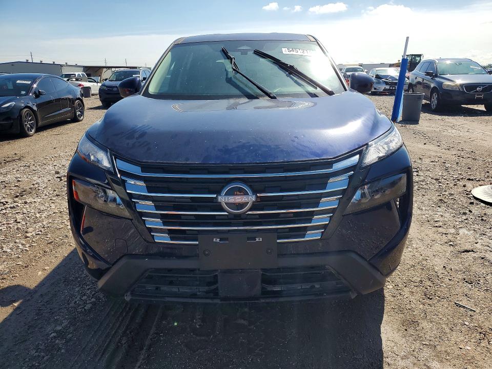 2025 Nissan Rogue VIN JN8BT3BB9SW163234 COPART salvage auction — WATER/FLOOD, Fl - Cert Of Title-Slvg Rebld Flood, sold $5,500 on 2026-07-06 (photo 5)