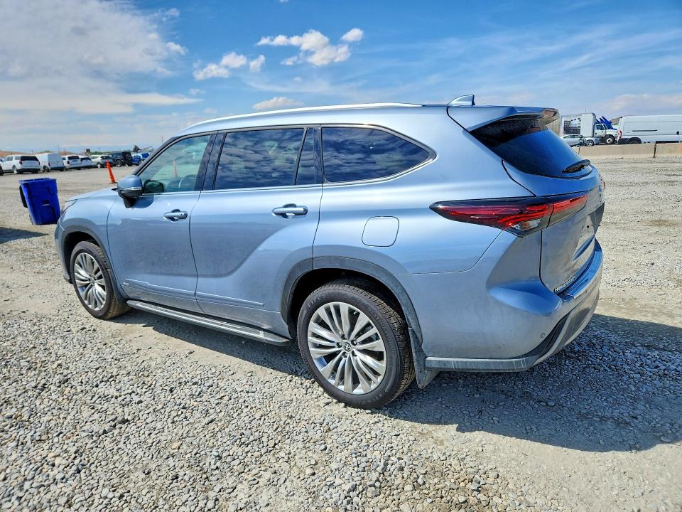 2024 Toyota Highlander VIN 5TDEBRCH2RS606979 COPART salvage auction — FRONT END, Co - Public - Salvage Title, sold $29,250 on 2026-07-09 (photo 2)