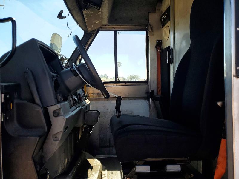 2016 Isuzu Reach VIN JALB4T173G7W01235 COPART salvage auction — NORMAL WEAR, Ca - Dis/Dlr/Exp Only Clean Title, sold $3,950 on 2026-07-30 (photo 7)