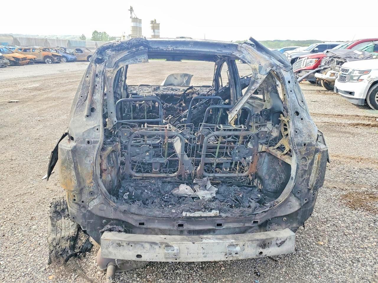 2010 Mazda 5 VIN JM1CR2W35A0360754 COPART salvage auction — Burn, KS - NON-REPAIRABLE VEHICLE CERTIFI, sold $100 on 2026-07-09 (photo 6)