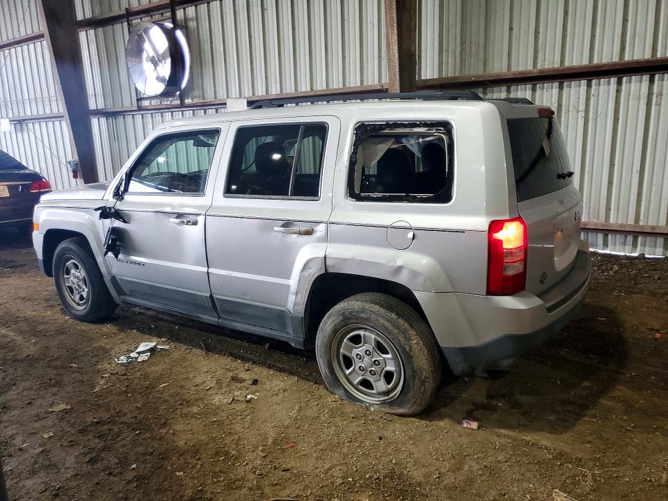 2011 Jeep Liberty (patriot) VIN 1J4NT1GB9BD198061 COPART salvage auction — SIDE, Tx - Salvage Vehicle Title, sold $750 on 2026-07-09 (photo 2)