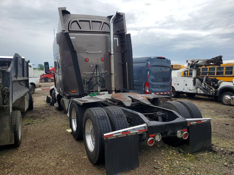 2017 Peterbilt 579 VIN 1NPBGGGG80D455616 COPART salvage auction — FRONT END, IL - SALVAGE CERTIFICATE, sold $10,200 on 2026-07-16 (photo 3)