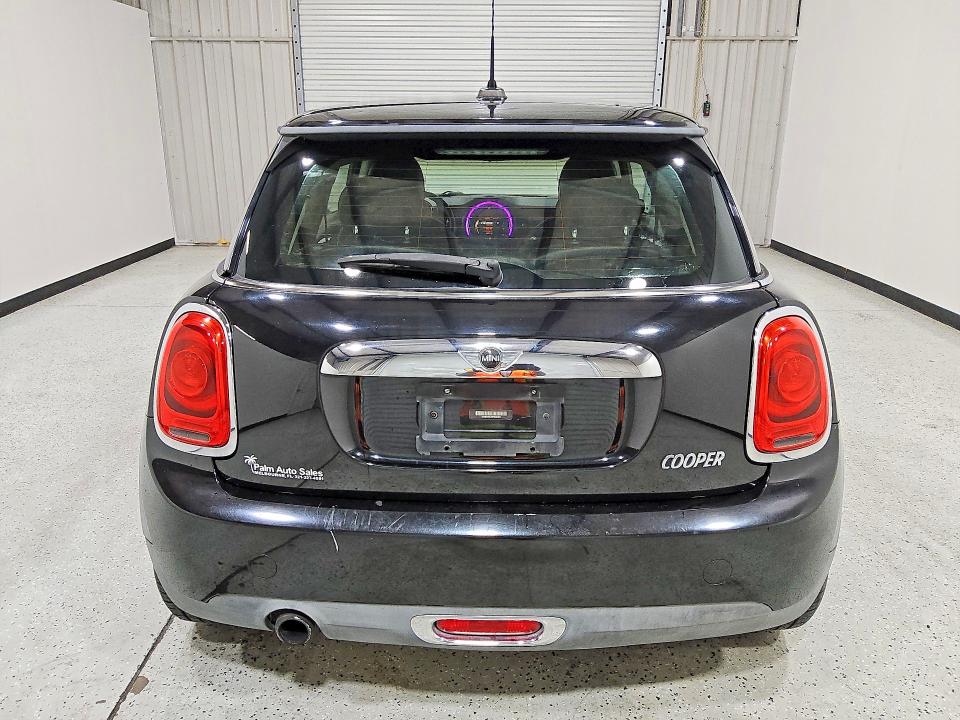 2015 Mini Cooper VIN WMWXM5C56F3A57074 COPART salvage auction — MINOR DENT/SCRATCHES, Fl - Certificate Of Title, sold $775 on 2026-07-14 (photo 6)