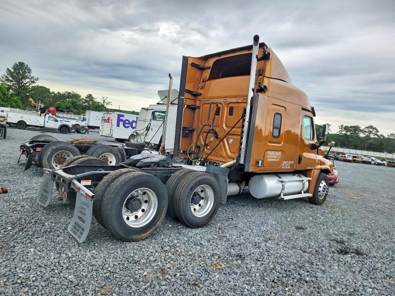 2016 Freightliner Cascadia VIN 1FVXGF005GLGX8224 COPART salvage auction — FRONT END, GA - CERT OF TITLE-SALVAGE, sold $18,600 on 2026-07-16 (photo 4)