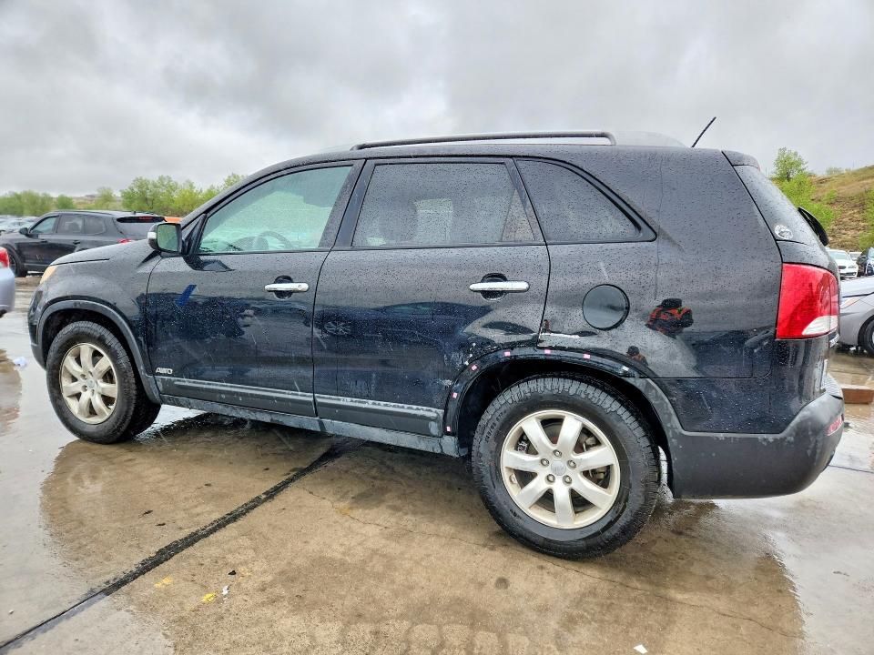 2013 Kia Sorento VIN 5XYKTDA22DG398092 COPART salvage auction — SIDE, Co - Salvage Title, sold $775 on 2026-07-29 (photo 2)