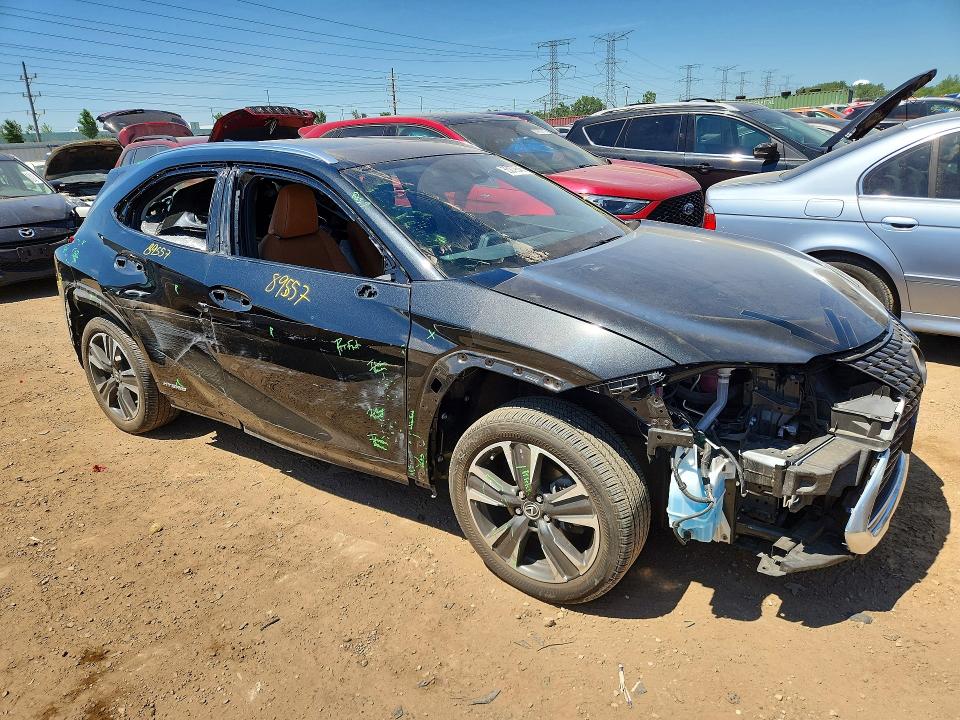 2020 Lexus Ux VIN JTHP9JBH0L2032919 COPART salvage auction — SIDE, Il - Salvage Certificate, sold $11,000 on 2026-07-07 (photo 4)