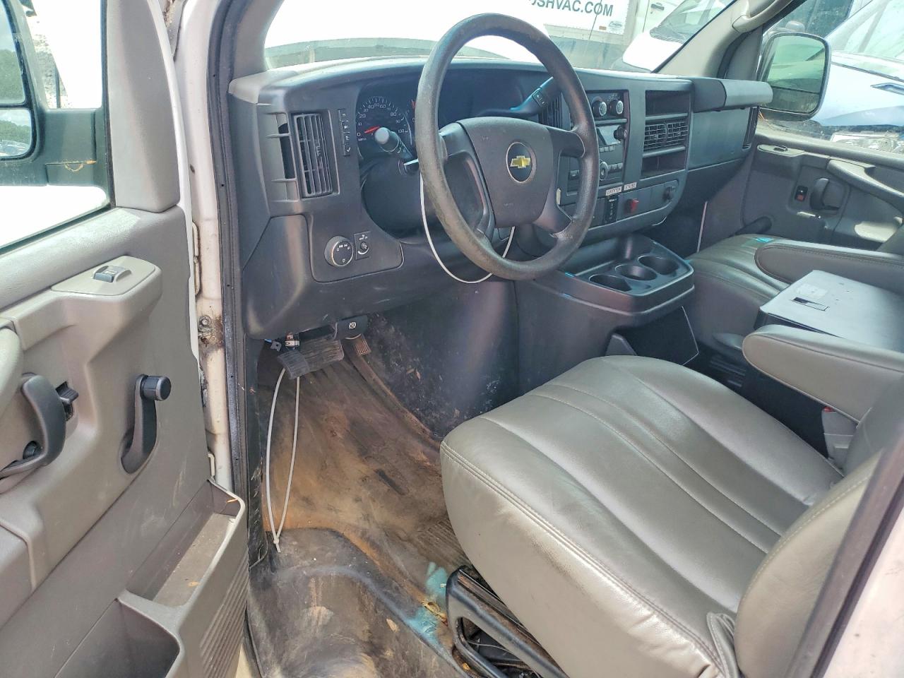 2013 Chevrolet Express 2500 VIN 1GCWGFCA8D1904062 COPART salvage auction — Minor Dent/Scratches, GA - CERTIFICATE OF TITLE, sold $3,300 on 2026-07-09 (photo 8)