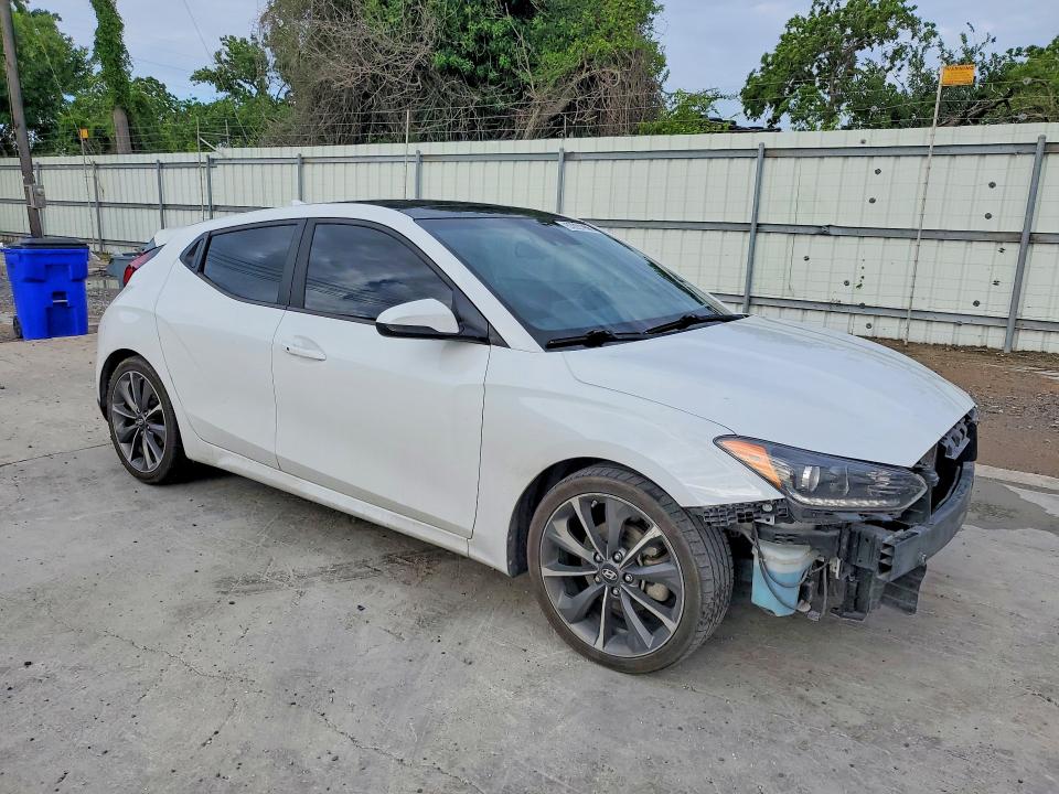 2020 Hyundai Veloster VIN KMHTG6AF4LU024843 COPART salvage auction — FRONT END, TX - SALVAGE VEHICLE TITLE, sold $3,350 on 2026-08-01 (photo 4)