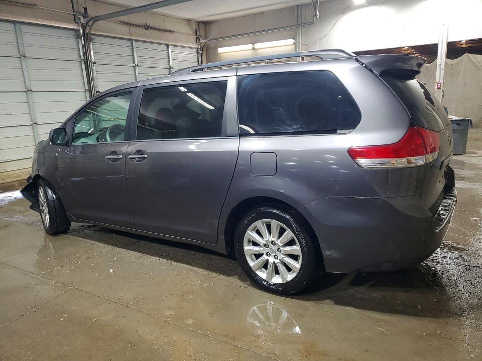 2013 Toyota Sienna VIN 5TDDK3DC4DS058732 COPART salvage auction — FRONT END, Tn - Salvage Certificate, sold $2,600 on 2026-07-28 (photo 2)