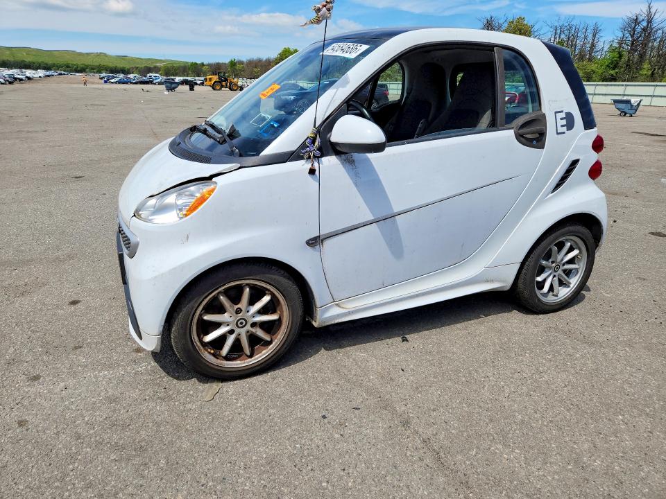 2016 Smart Fortwo VIN WMEEJ9AA1GK842182 COPART salvage auction — MINOR DENT/SCRATCHES, Ny - Certificate Of Title, sold $375 on 2026-07-08 (photo 1)