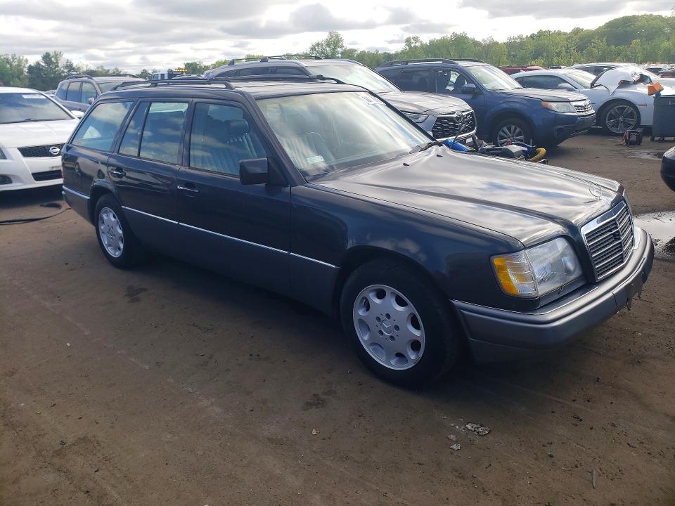 1994 Mercedes-benz E-class VIN WDBEA92E4RF285312 COPART salvage auction — NORMAL WEAR, Ct - Cert Of Title-Salvage, sold $3,500 on 2026-07-08 (photo 4)