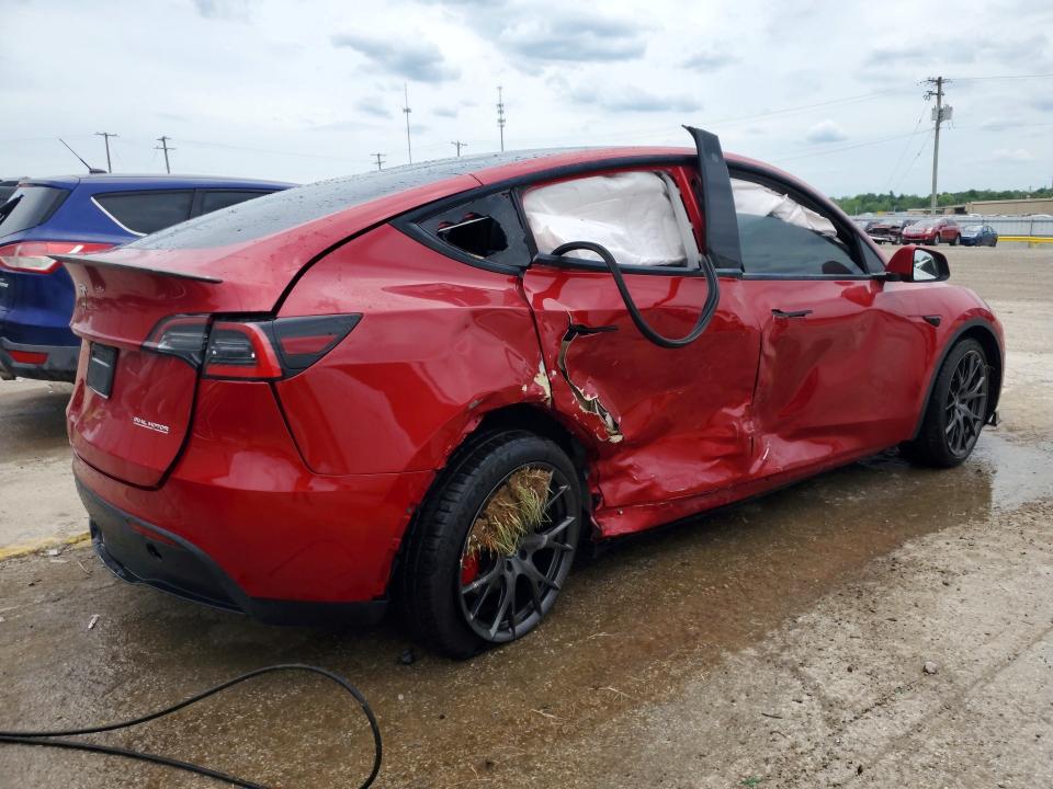2021 Tesla Model y VIN 5YJYGDEF9MF139568 COPART salvage auction — SIDE, Ky - Cert Of Title-Salvage, sold $6,800 on 2026-07-29 (photo 3)