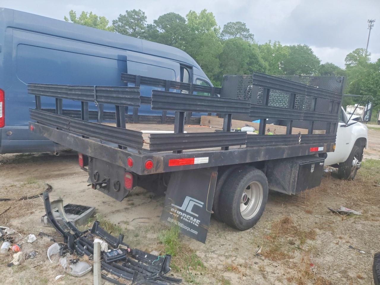 2008 GMC Sierra VIN 1GDJC346X8E133354 COPART salvage auction — Front End, GA - CERT OF TITLE-SALVAGE, sold $1,900 on 2026-07-02 (photo 4)