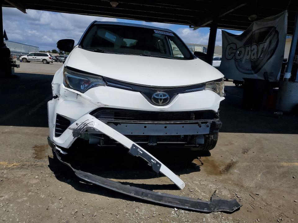 2018 Toyota Rav 4 VIN JTMZFREVXJJ748135 COPART salvage auction — REAR END, Ca - Salvage Certificate, sold $3,500 on 2026-07-09 (photo 5)