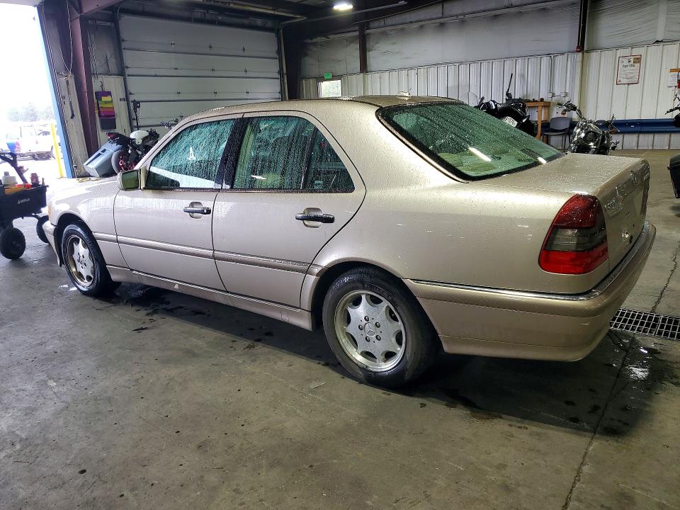 2000 Mercedes-benz C-klasse VIN WDBHA24G0YA834468 COPART salvage auction — MINOR DENT/SCRATCHES, Co - Dis/Dlr/Exp Only Clean Title, sold $1,150 on 2026-07-02 (photo 2)