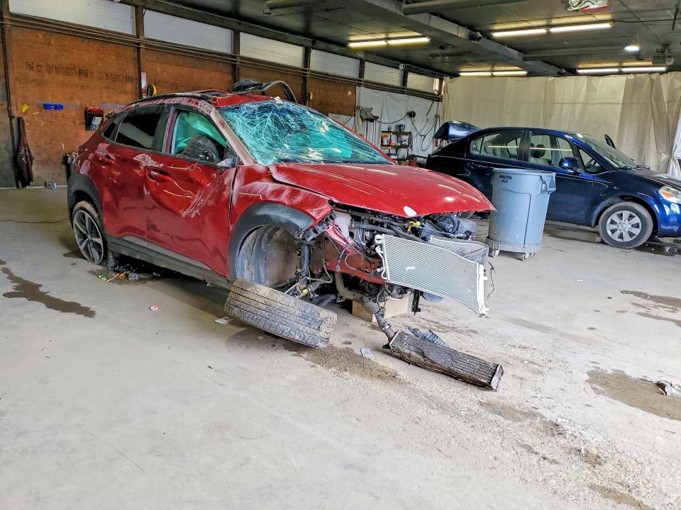 2021 Hyundai VIN KM8K5CA55MU680588 COPART salvage auction — ROLLOVER, Salvage Title, sold $225 on 2026-07-23 (photo 4)