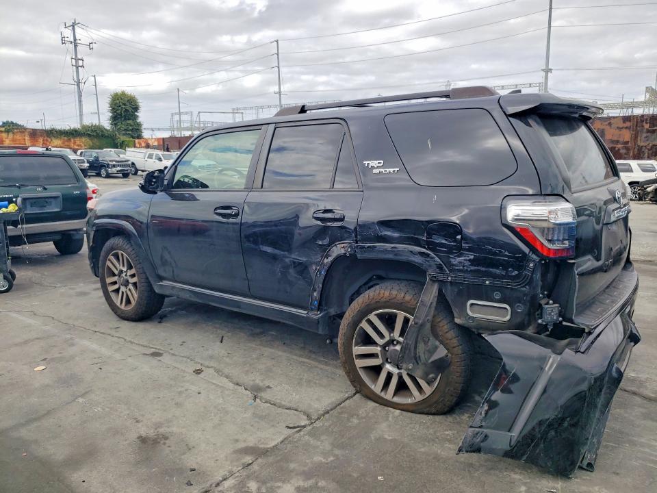 2022 Toyota 4runner VIN JTESU5JR4N5976392 COPART salvage auction — REAR END, CA - SALVAGE CERTIFICATE, sold $11,100 on 2026-07-22 (photo 2)