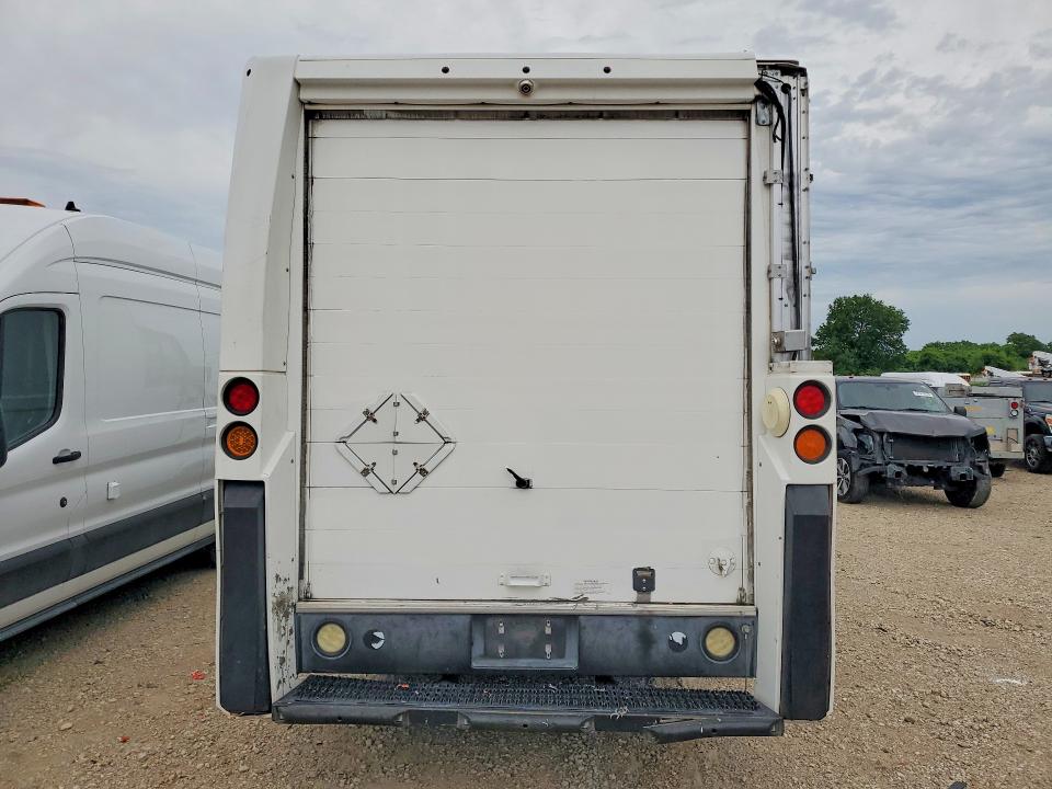 2015 Isuzu Reach VIN JALB4T171F7W00034 COPART salvage auction — MINOR DENT/SCRATCHES, Tx - Certificate Of Title, sold $1,600 on 2026-07-30 (photo 6)