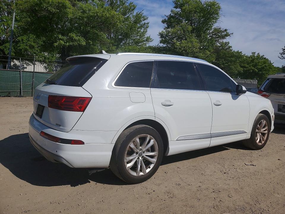 2017 Audi Q7 VIN WA1AHAF77HD045829 COPART salvage auction — NORMAL WEAR, Md - Certificate Of Title, sold $2,750 on 2026-07-02 (photo 3)