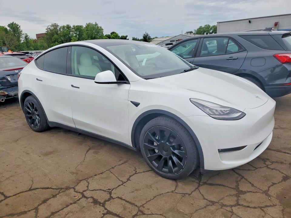 2021 Tesla Model y VIN 5YJYGDEE4MF121051 COPART salvage auction — SIDE, Ct - Cert Of Title-Salvage, sold $5,400 on 2026-07-21 (photo 4)