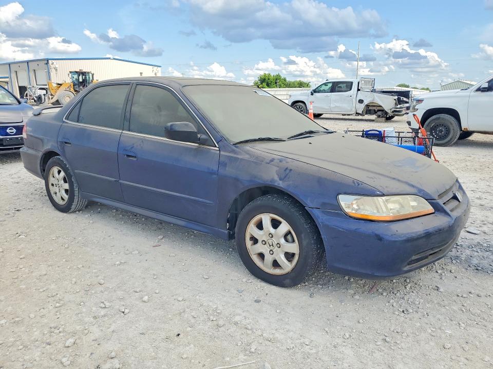 2002 Honda Accord VIN 1HGCG56682A062777 COPART salvage auction — NORMAL WEAR, Tx - Certificate Of Title, sold $400 on 2026-07-02 (photo 4)