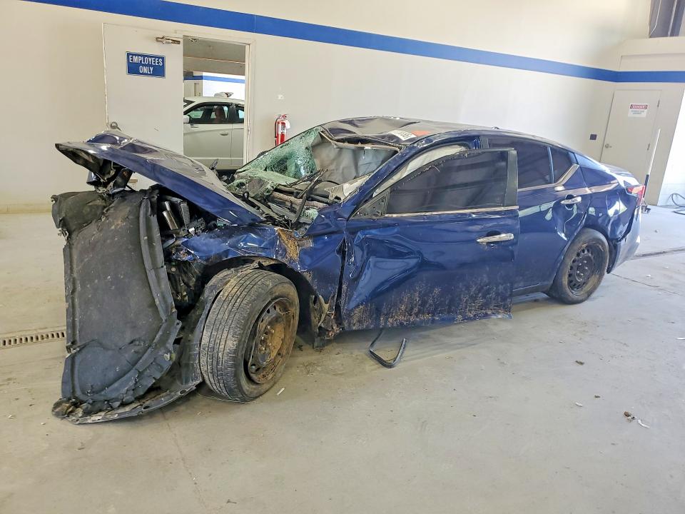 2020 Nissan Altima VIN 1N4BL4BV9LC206295 COPART salvage auction — ALL OVER, VA - CERT OF TITLE - SALVAGE, sold $425 on 2026-07-02 (photo 1)