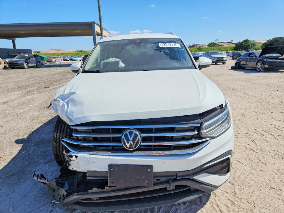 2024 Volkswagen Tiguan VIN 3VV3B7AX0RM031935 COPART salvage auction — FRONT END, FL - CERTIFICATE OF DESTRUCTION, sold $5,500 on 2026-07-02 (photo 5)