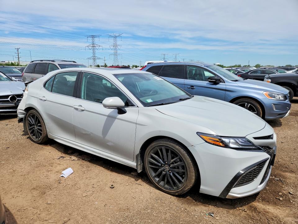 2023 Toyota Camry VIN 4T1K31AK4PU057340 COPART salvage auction — REAR END, Il - Salvage Certificate, sold $10,300 on 2026-07-30 (photo 4)