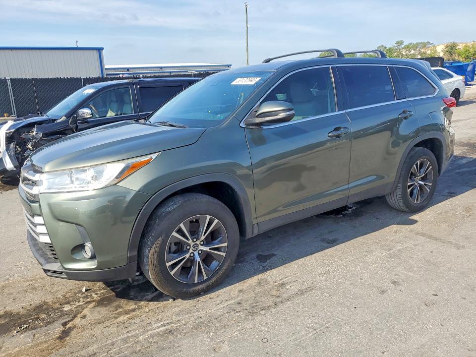 2019 Toyota Highlander VIN 5TDZZRFH1KS333290 COPART salvage auction — MINOR DENT/SCRATCHES, In - Certificate Of Title (P), sold $9,600 on 2026-07-30 (photo 1)