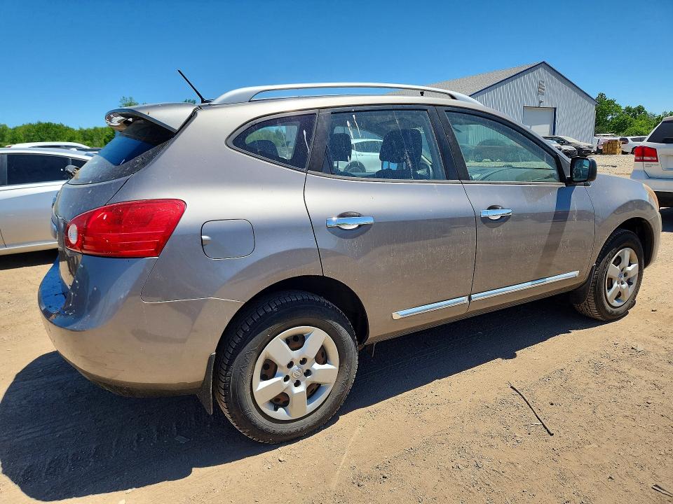 2015 Nissan Rogue VIN JN8AS5MV8FW768983 COPART salvage auction — MINOR DENT/SCRATCHES, PA - CERT OF TITLE, sold $2,150 on 2026-07-09 (photo 3)