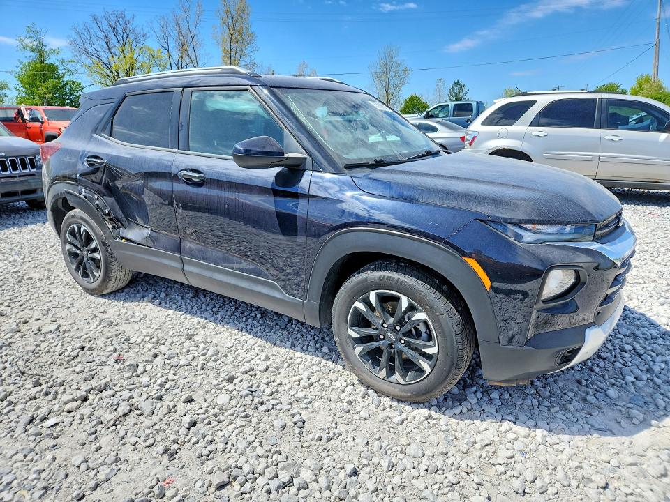 2021 Chevrolet Trailblazer VIN KL79MPS27MB104799 COPART salvage auction — SIDE, Salvage Title, sold $4,750 on 2026-07-16 (photo 4)