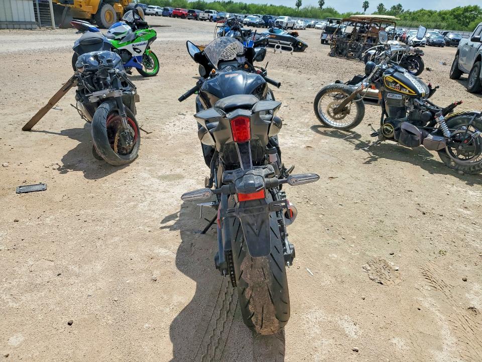 2025 Yamaha VIN JYARM38E5SA018743 COPART salvage auction — SIDE, Tx - Salvage Vehicle Title, sold $3,500 on 2026-07-09 (photo 4)