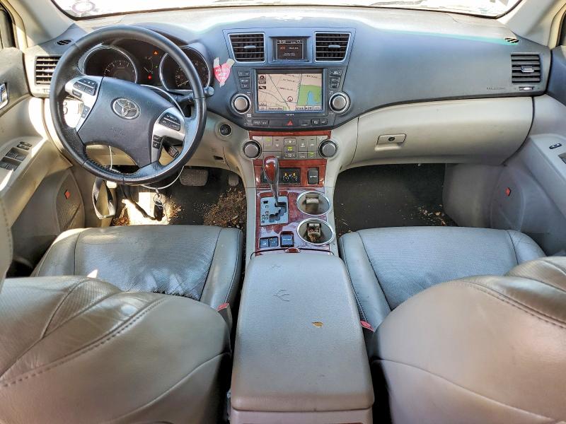 2011 Toyota Highlander VIN 5TDDK3EH7BS070400 COPART salvage auction — FRONT END, Il - Salvage Certificate, sold $3,250 on 2026-07-30 (photo 8)