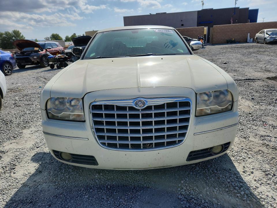 2010 Chrysler 300 VIN 2C3CA5CV3AH325841 COPART salvage auction — MINOR DENT/SCRATCHES, CA - DIS/DLR/EXP APP FOR DUP CLEAN, sold $200 on 2026-07-08 (photo 5)