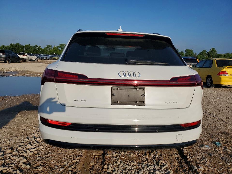 2022 Audi E-tron VIN WA1AAAGE6NB012586 COPART salvage auction — WATER/FLOOD, Id - Salvage Certificate Of Title, sold $10,400 on 2026-08-14 (photo 6)