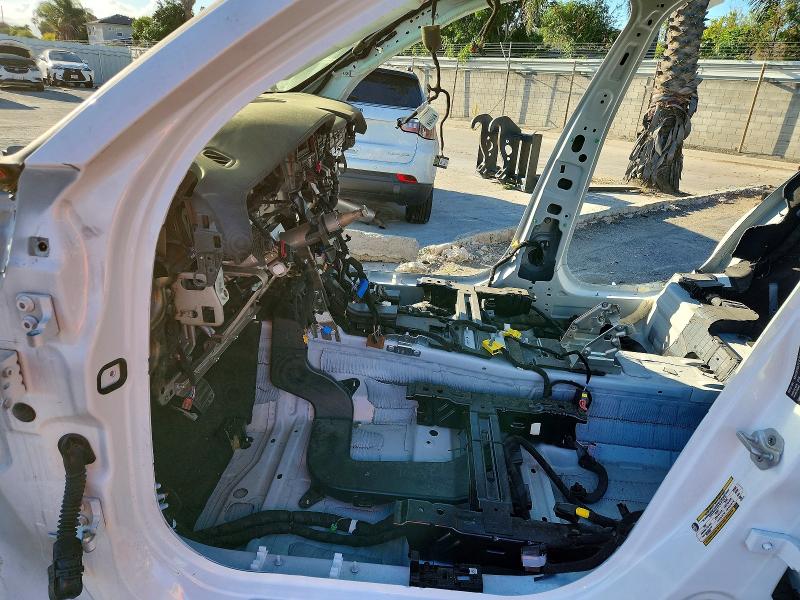 2024 Maserati Grecale VIN ZN6PMDAA9R7458818 COPART salvage auction — STRIPPED, CA - CERTIFICATE OF TITLE, sold $100 on 2026-07-23 (photo 7)