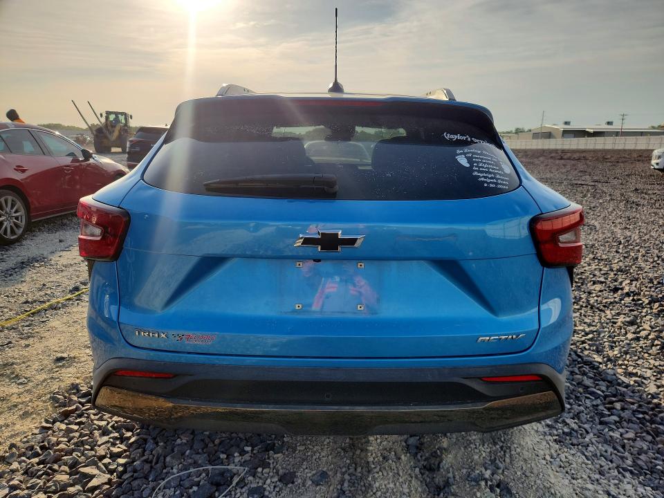 2025 Chevrolet Trax VIN KL77LKEPXSC183560 COPART salvage auction — HAIL, Mo - Salvage Certificate Of Title, sold $11,400 on 2026-07-13 (photo 6)