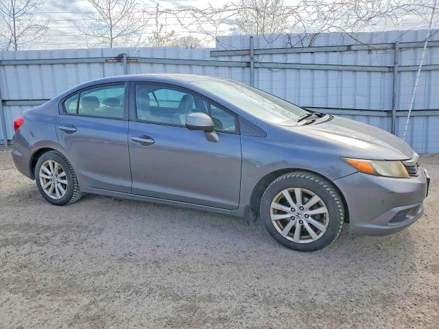 2012 Honda VIN 2HGFB2F55CH109820 COPART salvage auction — MINOR DENT/SCRATCHES, On - Permit No Brand - Unfit, sold $1,100 on 2026-07-03 (photo 4)