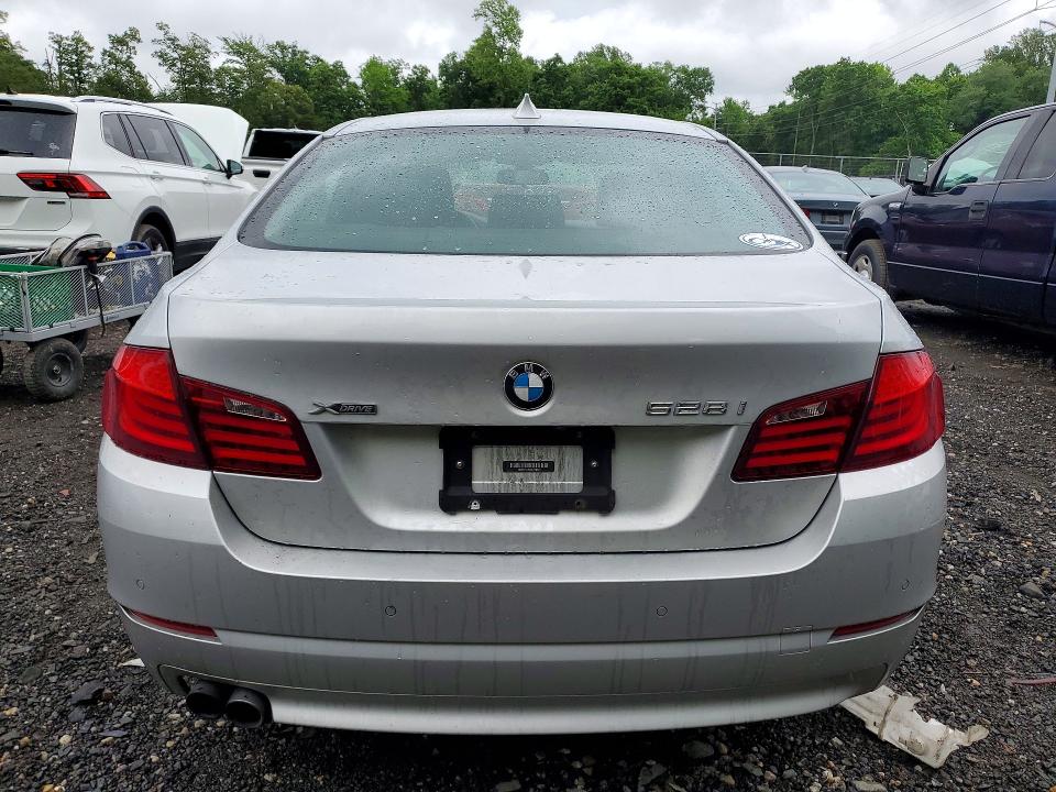 2013 BMW 5er VIN WBAXH5C5XDD112814 COPART salvage auction — SIDE, Md - Cert Of Salvage > 75% Damage, sold $2,250 on 2026-07-10 (photo 6)