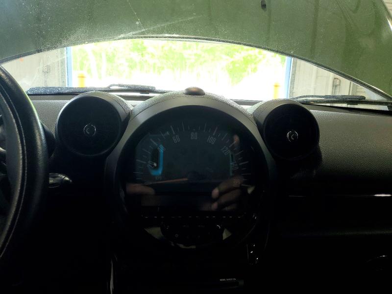 2016 Mini Cooper VIN WMWZC5C57GWU21740 COPART salvage auction — MINOR DENT/SCRATCHES, Va - Certificate Of Title, sold $4,300 on 2026-08-11 (photo 9)