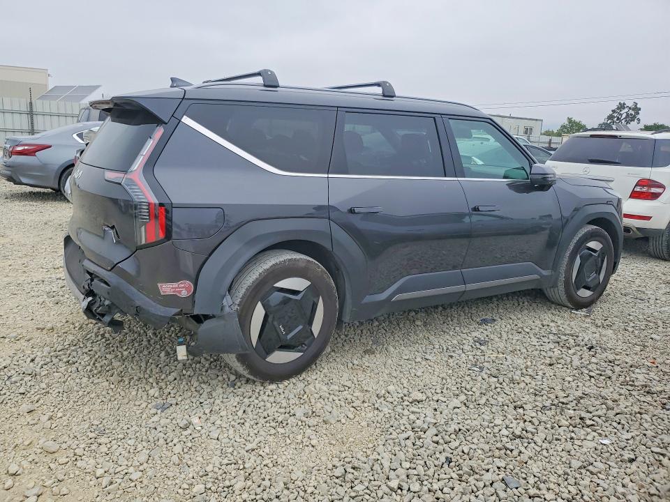 2024 Kia Ev9 VIN KNDAFFS59R6046273 COPART salvage auction — SIDE, CA - SALVAGE CERTIFICATE, sold $22,200 on 2026-09-22 (photo 3)