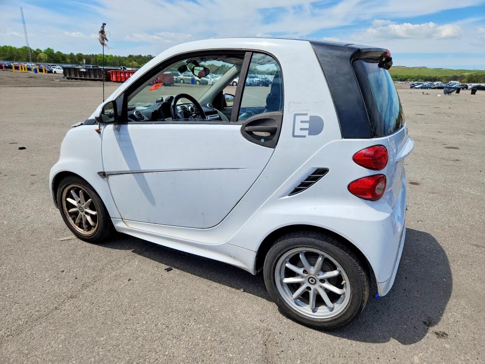 2016 Smart Fortwo VIN WMEEJ9AA1GK842182 COPART salvage auction — MINOR DENT/SCRATCHES, Ny - Certificate Of Title, sold $375 on 2026-07-08 (photo 2)