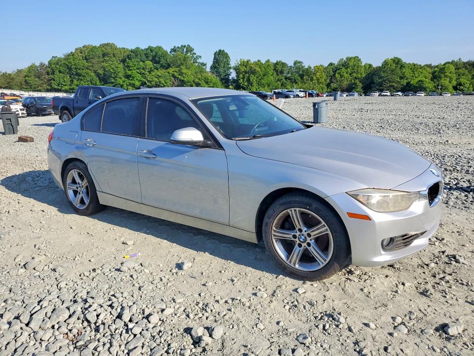 2012 BMW 3er VIN WBA3A5C52CF341591 COPART salvage auction — SIDE, Mt - Dealer Only Clean Title, sold $600 on 2026-07-29 (photo 4)