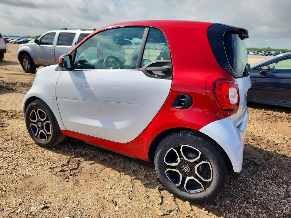 2018 Smart VIN WMEFJ9BA0JK283377 COPART salvage auction — MINOR DENT/SCRATCHES, Tx - Certificate Of Title, sold $6,900 on 2026-07-09 (photo 2)
