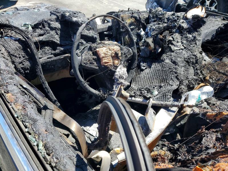 2018 Tesla Model x VIN 5YJXCAE26JF087993 COPART salvage auction — BURN, Ca - Non-Repairable Vehicle Cert, sold $300 on 2026-07-22 (photo 8)