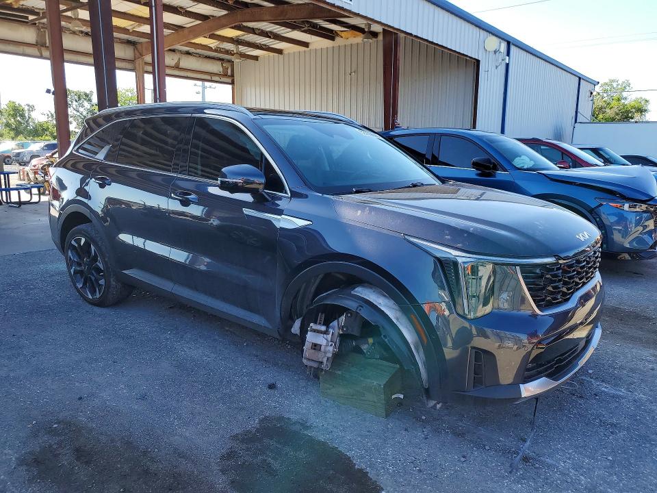 2025 Kia Sorento VIN 5XYRK4JFXSG361275 COPART salvage auction — UNDERCARRIAGE, Fl - Cert Of Title Slvg Rebuildable, sold $12,700 on 2026-07-06 (photo 4)