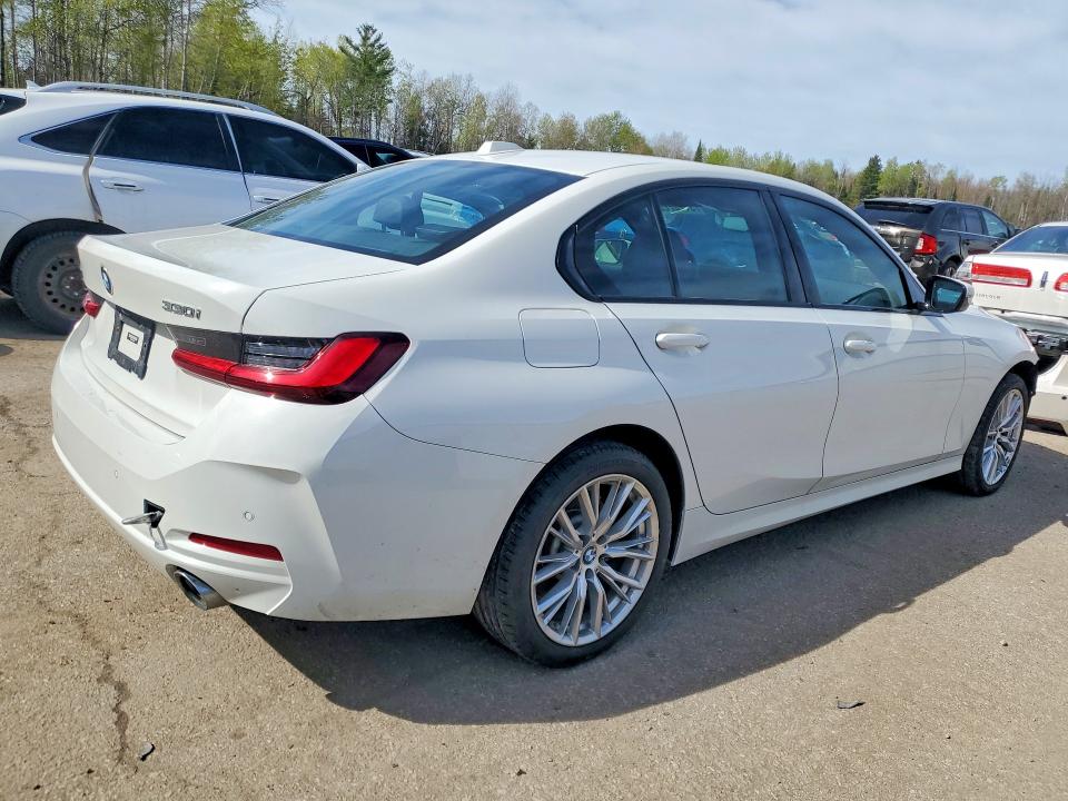 2023 BMW 3er VIN 3MW89FF08P8C98605 COPART salvage auction — SIDE, On - Permit No Brand - Unfit, sold $13,900 on 2026-08-25 (photo 3)
